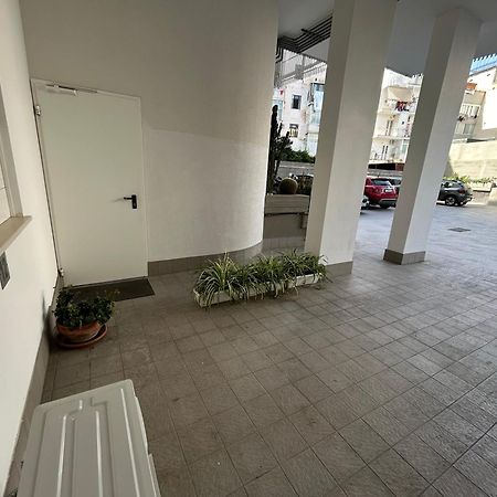 Central Modern Studio Bari Apartment ภายนอก รูปภาพ