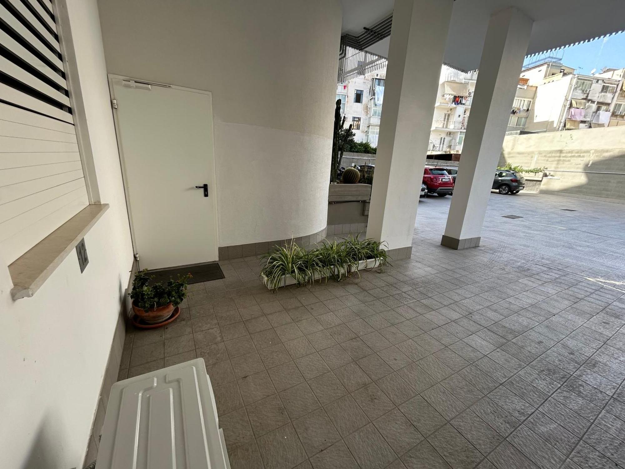 Central Modern Studio Bari Apartment ภายนอก รูปภาพ